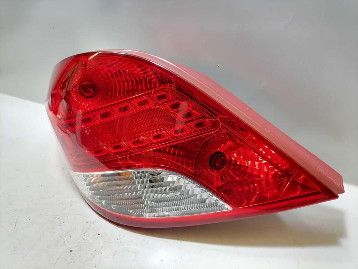 Peugeot 207 original Rücklicht Rückleuchte Schlussleucte links Fließheck Facelift Bj.2011